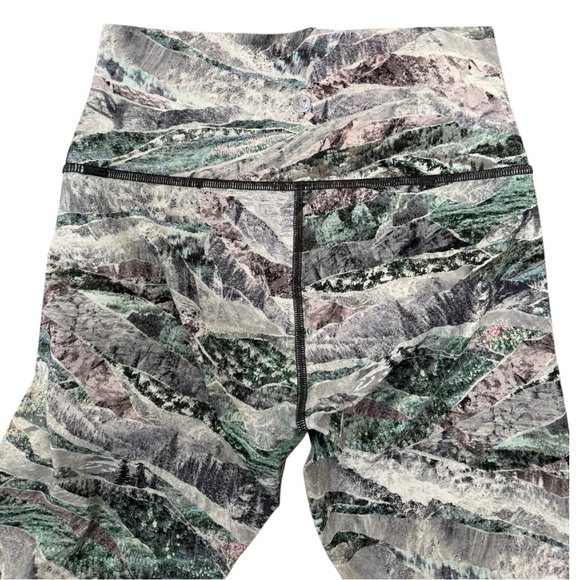 Lululemon Wunder Under High-Rise Tight 25” in Springscape Multi Print Sz 4 - Picture 6 of 6